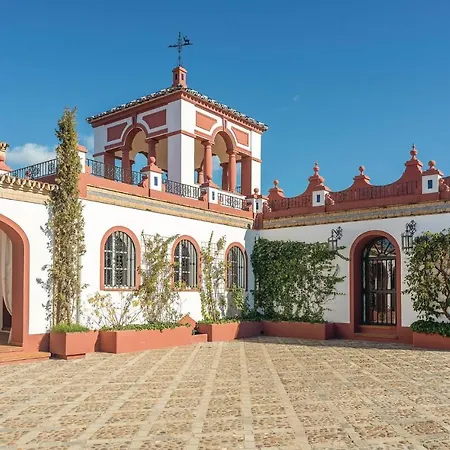 3 Bedroom Awesome In El Garrobo