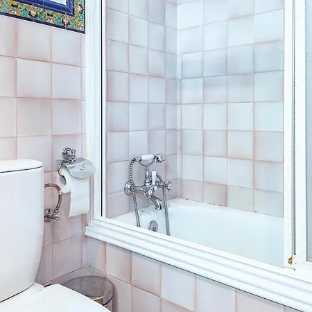 3 Bedroom Awesome In El Garrobo
