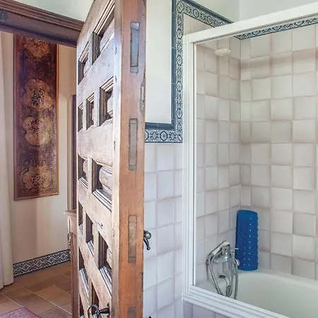 3 Bedroom Awesome In *